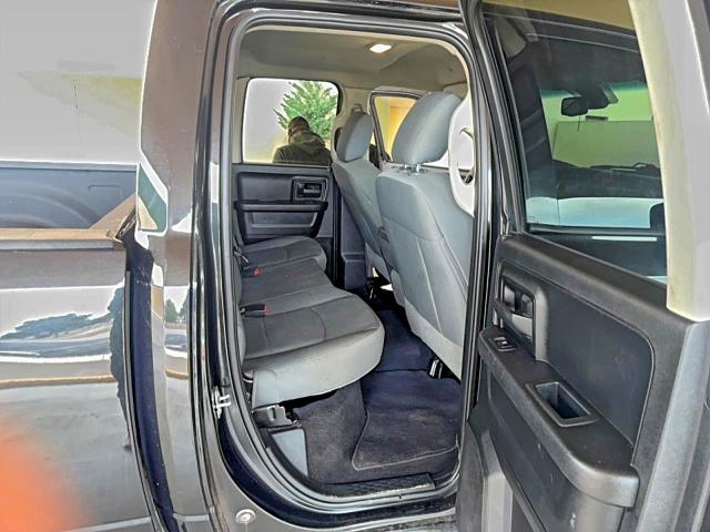 Photo 6 from auction – 2019 RAM 1500 CLASS with VIN 1C6RR6FT4KS525689