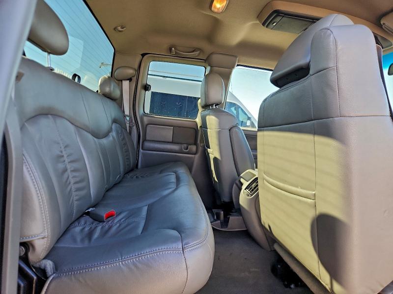 Photo 10 from auction – 2002 CHEVROLET SILVERADO with VIN 2GCEC19T621194458
