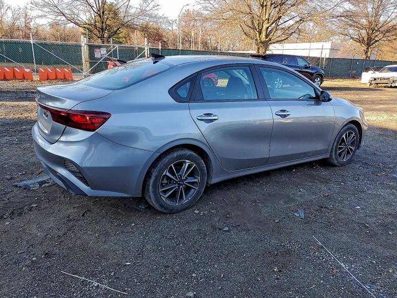Photo 3 from auction – 2023 KIA FORTE with VIN 3KPF24AD5PE691928