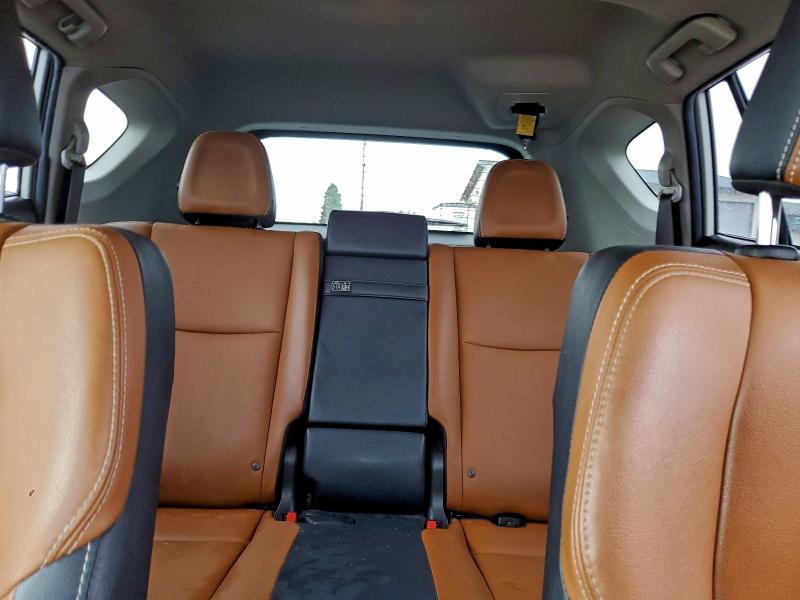 Photo 10 from auction – 2017 TOYOTA RAV4 HV LI with VIN JTMDJREV5HD094694