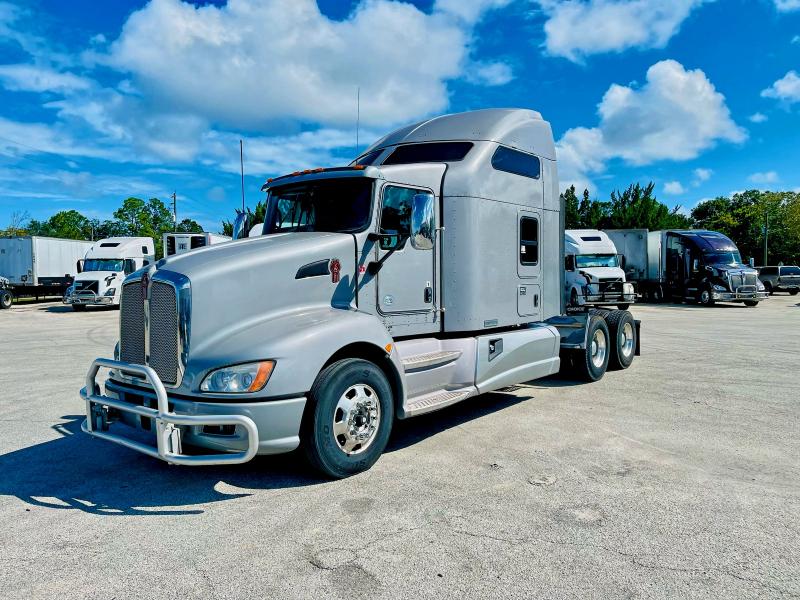 Photo 2 from auction – 2017 KENWORTH CONSTRUCTI with VIN 1XKADP9X8HJ157691