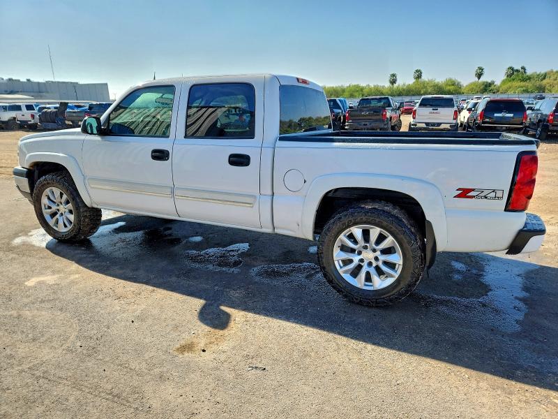 Photo 2 from auction – 2005 CHEVROLET SILVERADO with VIN 2GCEK13T951335409