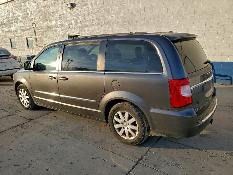 Photo 2 from auction – 2016 CHRYSLER TOWN & COU with VIN 2C4RC1BG8GR301825