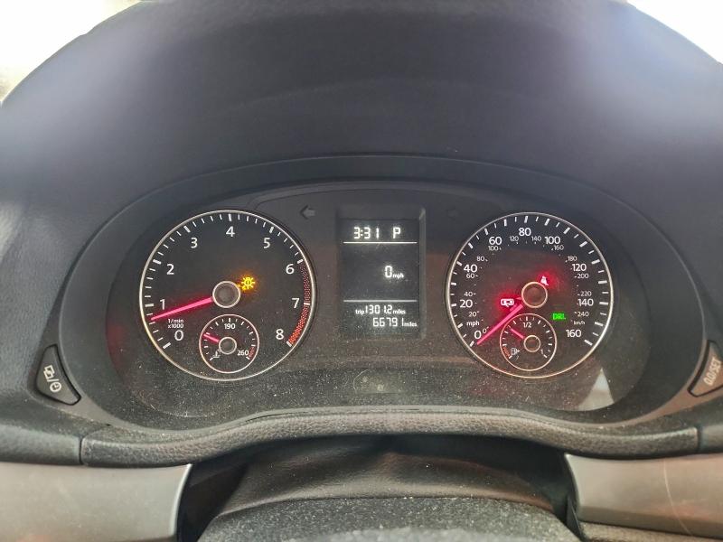 Photo 9 from auction – 2015 VOLKSWAGEN PASSAT S with VIN 1VWAS7A37FC077498