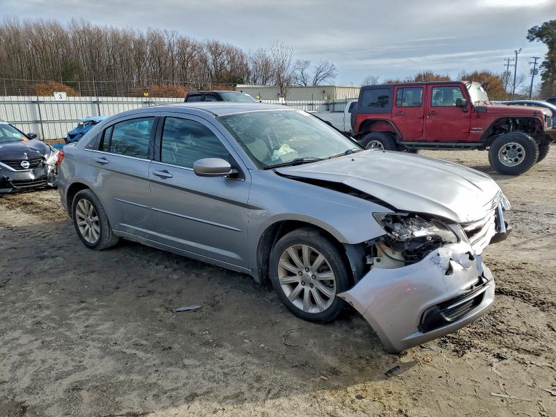 Photo 4 from auction – 2013 CHRYSLER 200 TOURIN with VIN 1C3CCBBB9DN721784