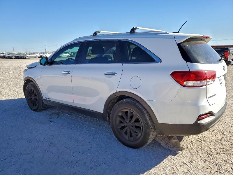 Photo 2 from auction – 2018 KIA SORENTO LX with VIN 5XYPGDA52JG352813