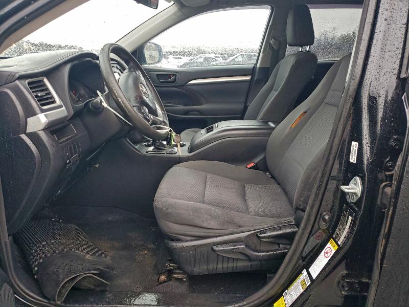 Photo 7 from auction – 2015 TOYOTA HIGHLANDER with VIN 5TDBKRFH9FS093093
