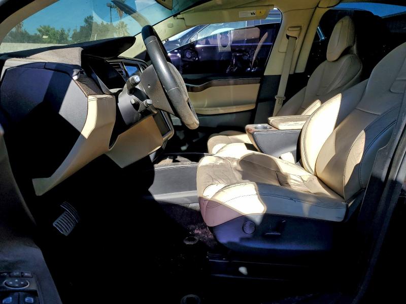 Photo 7 from auction – 2017 TESLA MODEL X with VIN 5YJXCBE44HF051687