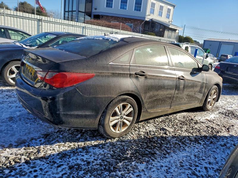 Photo 3 from auction – 2011 HYUNDAI SONATA with VIN 5NPEB4AC6BH202248