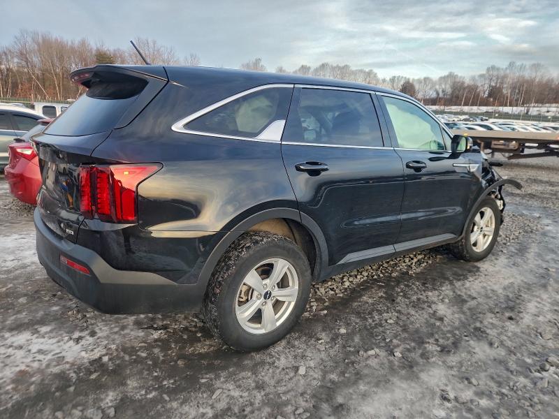 Photo 3 from auction – 2023 KIA SORENTO LX with VIN 5XYRGDLC2PG243748