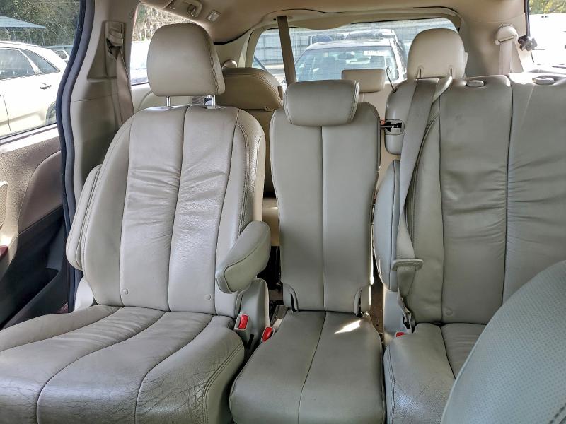 Photo 10 from auction – 2011 TOYOTA SIENNA XLE with VIN 5TDYK3DC7BS012133