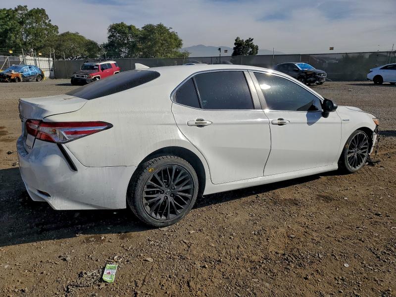 Photo 3 from auction – 2020 TOYOTA CAMRY LE with VIN 4T1C31AK3LU529896