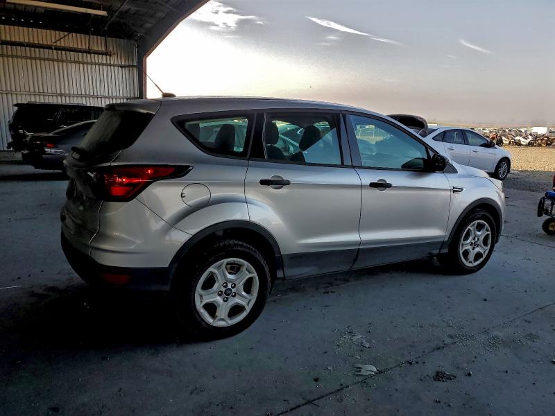 Photo 3 from auction – 2019 FORD ESCAPE S with VIN 1FMCU0F71KUA72158