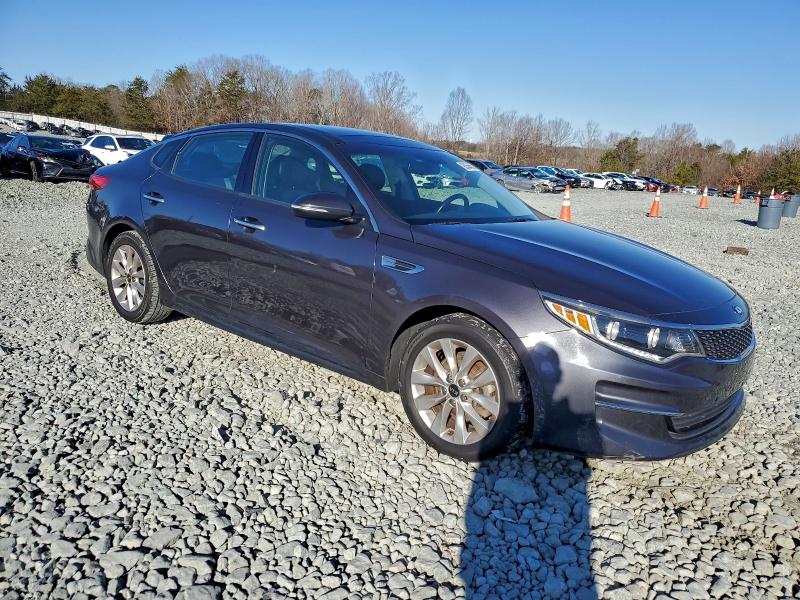 Photo 4 from auction – 2017 KIA OPTIMA EX with VIN 5XXGU4L30HG132895