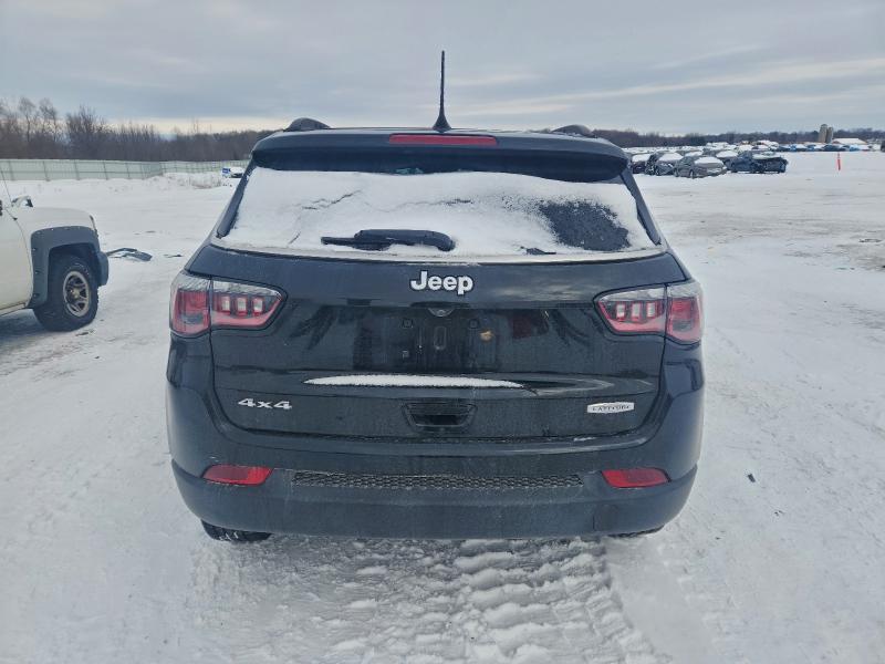 Фото 6 с аукциона – 2020 JEEP COMPASS LA с VIN 3C4NJDBB0LT153929