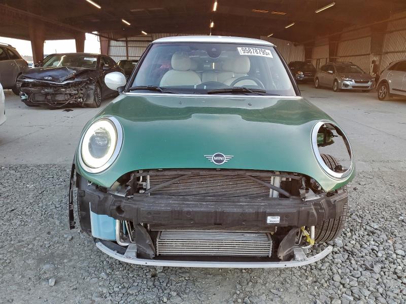 Photo 5 from auction – 2023 MINI COOPER with VIN WMW33DH00P2T70229