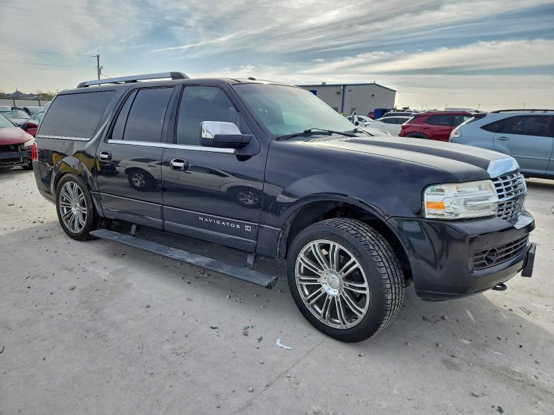 Photo 4 from auction – 2012 LINCOLN NAVIGATOR with VIN 5LMJJ3J56CEL09176