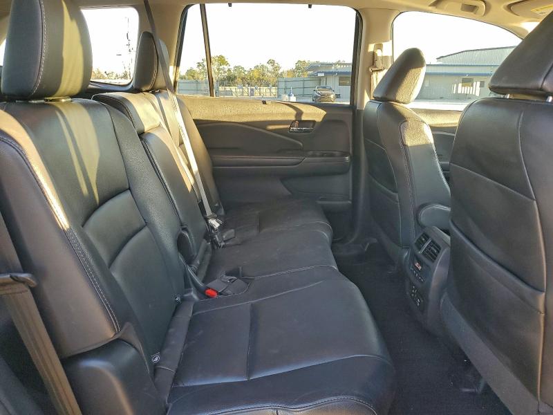 Photo 11 from auction – 2017 HONDA PILOT TOUR with VIN 5FNYF6H9XHB085885