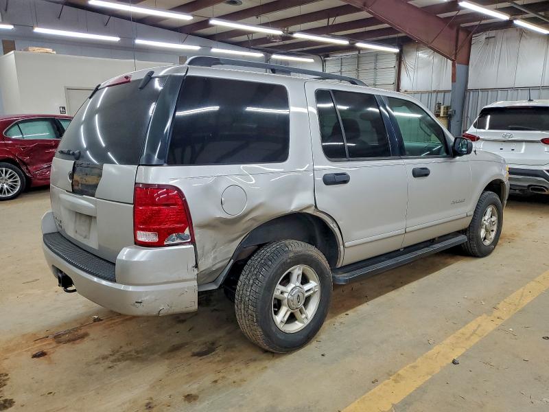 Photo 3 from auction – 2004 FORD EXPLORER with VIN 1FMZU63K44UA85298