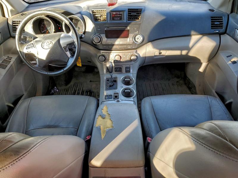 Zdjęcie 8 z aukcji – 2012 TOYOTA HIGHLANDER z VIN 5TDBK3EH9CS123882