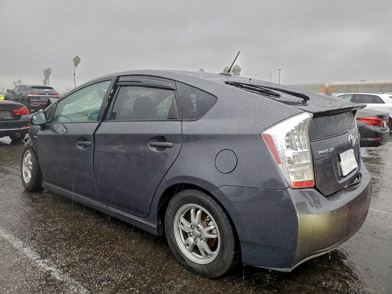 Photo 2 from auction – 2011 TOYOTA PRIUS with VIN JTDKN3DU3B0325821