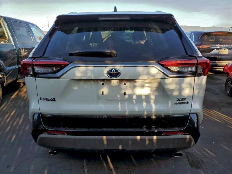 Photo 6 from auction – 2022 TOYOTA RAV4 XSE with VIN 4T3E6RFV1NU072162