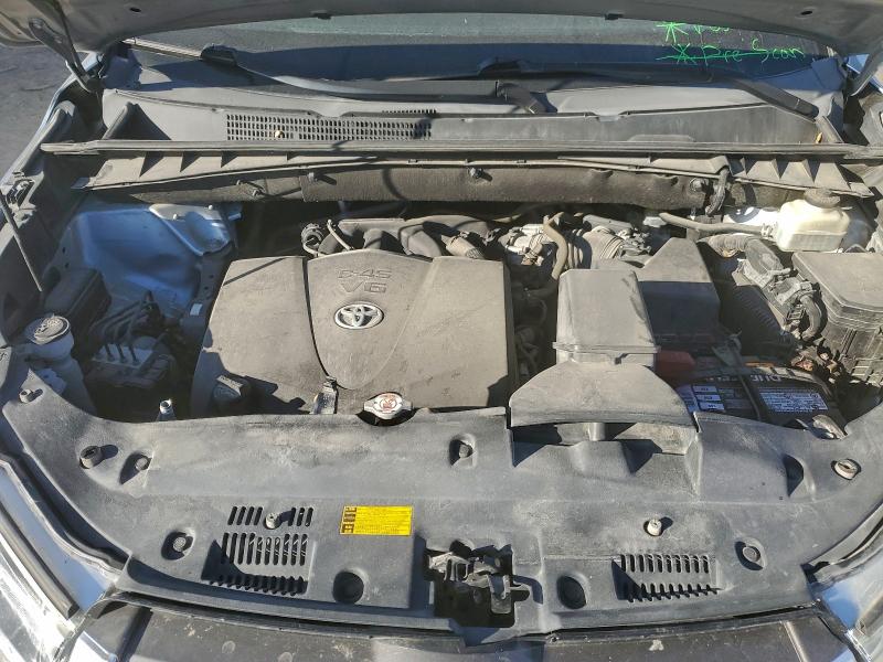 Photo 11 from auction – 2018 TOYOTA HIGHLANDER with VIN 5TDBZRFH0JS840228