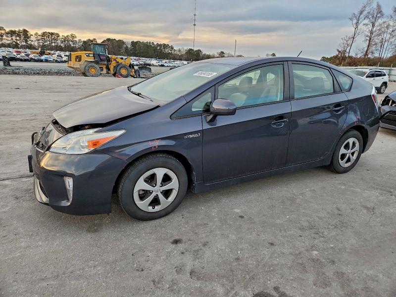 TOYOTA PRIUS 2015 with VIN JTDKN3DU9F0476930 - Photo from auction