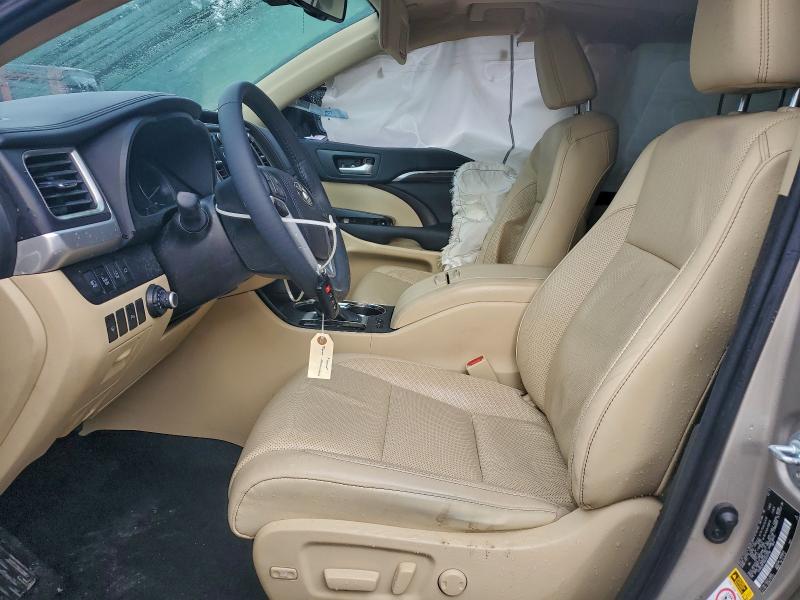 Photo 7 from auction – 2016 TOYOTA HIGHLANDER with VIN 5TDDCRFH6GS015796