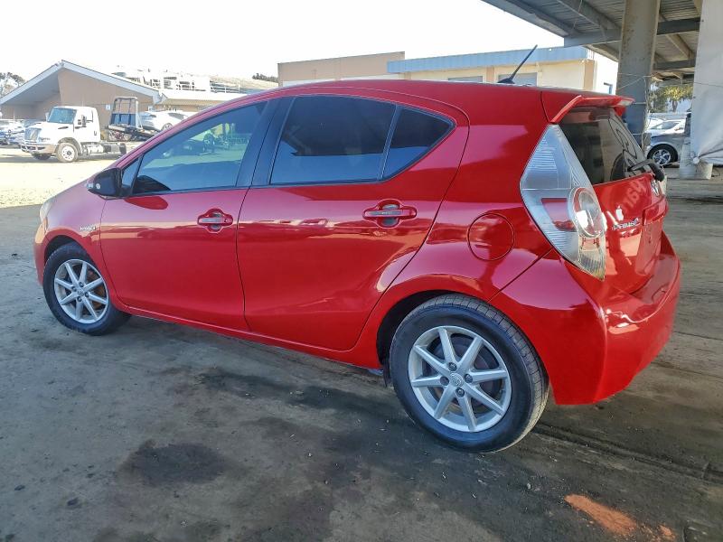 Photo 2 from auction – 2014 TOYOTA PRIUS C with VIN JTDKDTB39E1074136