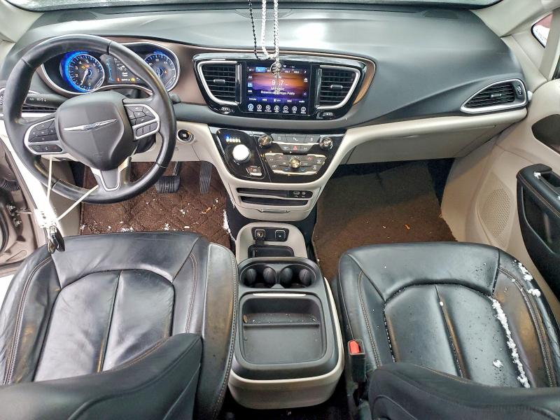 Photo 8 from auction – 2017 CHRYSLER PACIFICA T with VIN 2C4RC1BG4HR822980