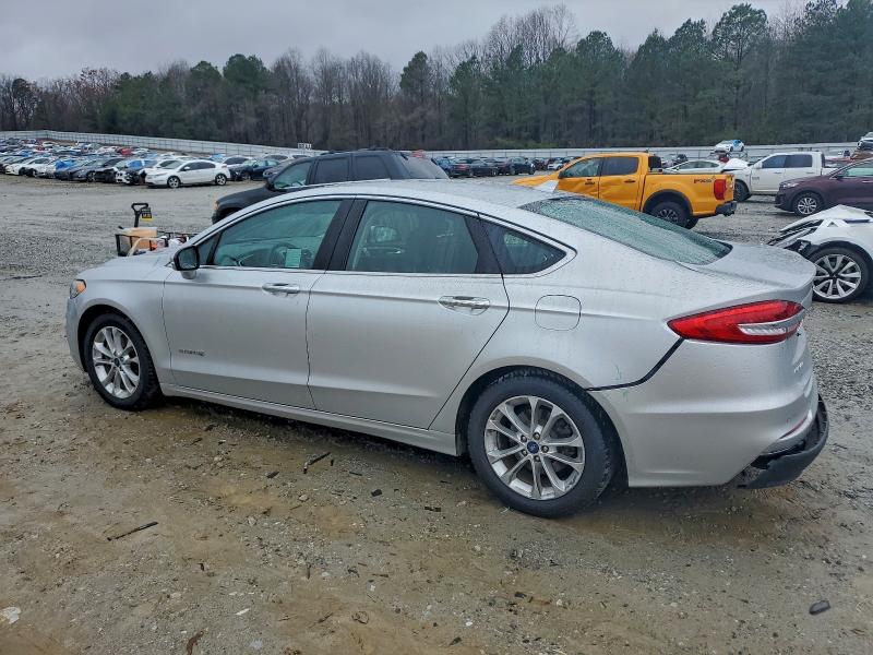 Photo 2 from auction – 2019 FORD FUSION SEL with VIN 3FA6P0MU8KR239923