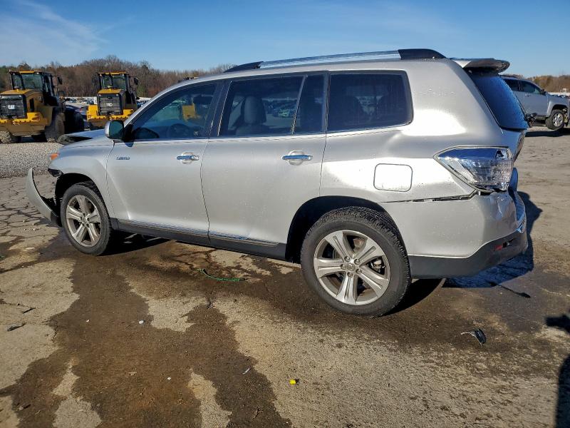 Photo 2 from auction – 2013 TOYOTA HIGHLANDER with VIN 5TDYK3EH9DS117768