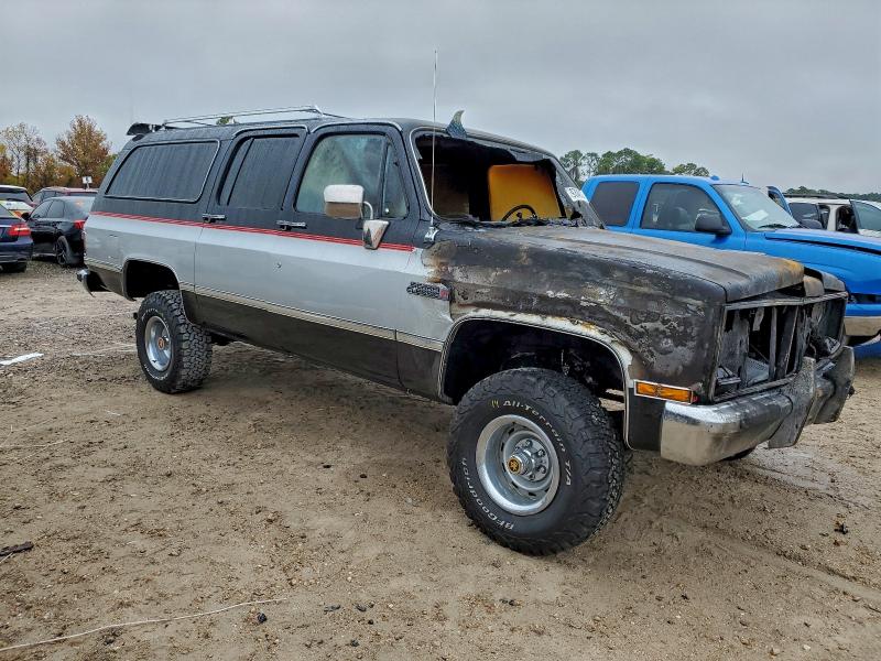 Photo 4 from auction – 1985 GMC SUBURBAN K with VIN 1G5EK16L8FF513873