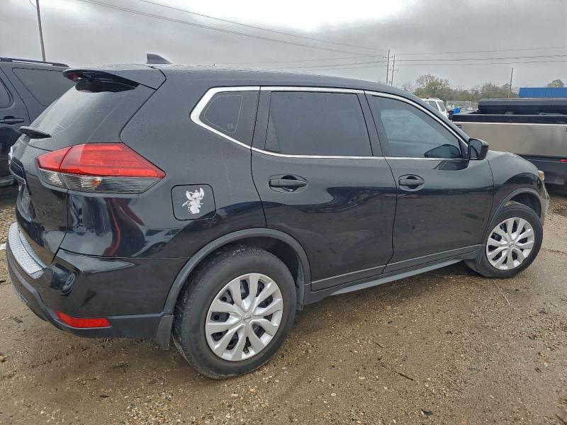 Photo 3 from auction – 2017 NISSAN ROGUE with VIN JN8AT2MTXHW386452