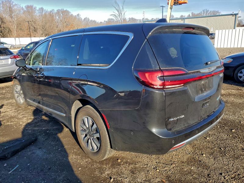 Photo 2 from auction – 2023 CHRYSLER PACIFICA H with VIN 2C4RC1S71PR543811