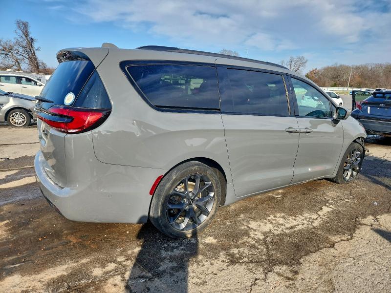 Photo 3 from auction – 2021 CHRYSLER PACIFICA T with VIN 2C4RC1BG8MR579636