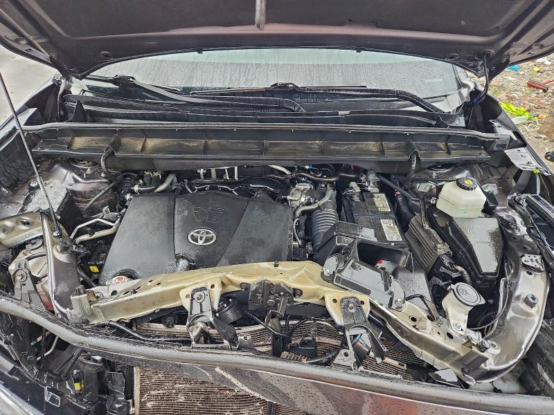 Photo 11 from auction – 2021 TOYOTA HIGHLANDER with VIN 5TDGZRBH4MS157383