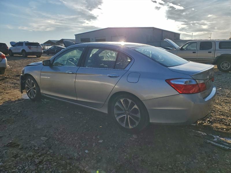 Photo 2 from auction – 2015 HONDA ACCORD SPO with VIN 1HGCR2F55FA073113