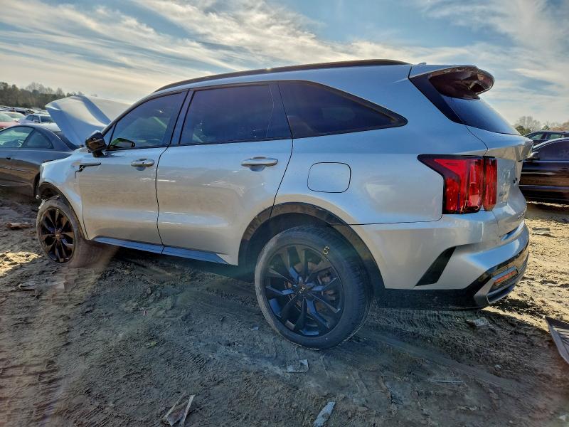 Photo 2 from auction – 2021 KIA SORENTO with VIN 5XYRKDLFXMG043270