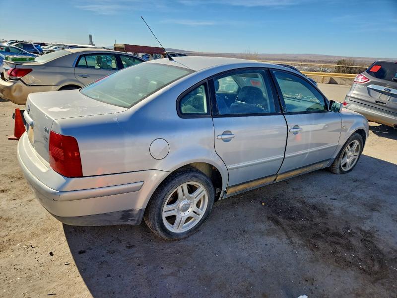 صورة رقم 3 من المزاد - 2002 VOLKSWAGEN PASSAT مع VIN WVWPD23B3YE206116
