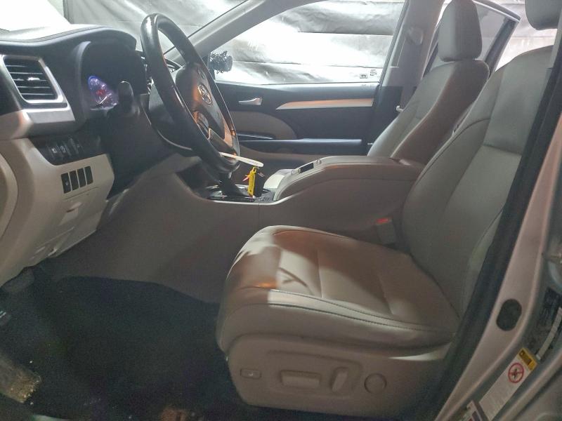 Photo 7 from auction – 2017 TOYOTA HIGHLANDER with VIN 5TDJZRFH4HS463313