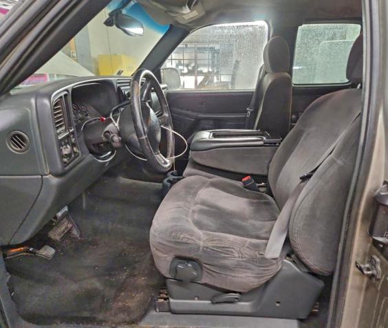 Photo 7 from auction – 2002 CHEVROLET SILVERADO with VIN 2GCEC19T221359065