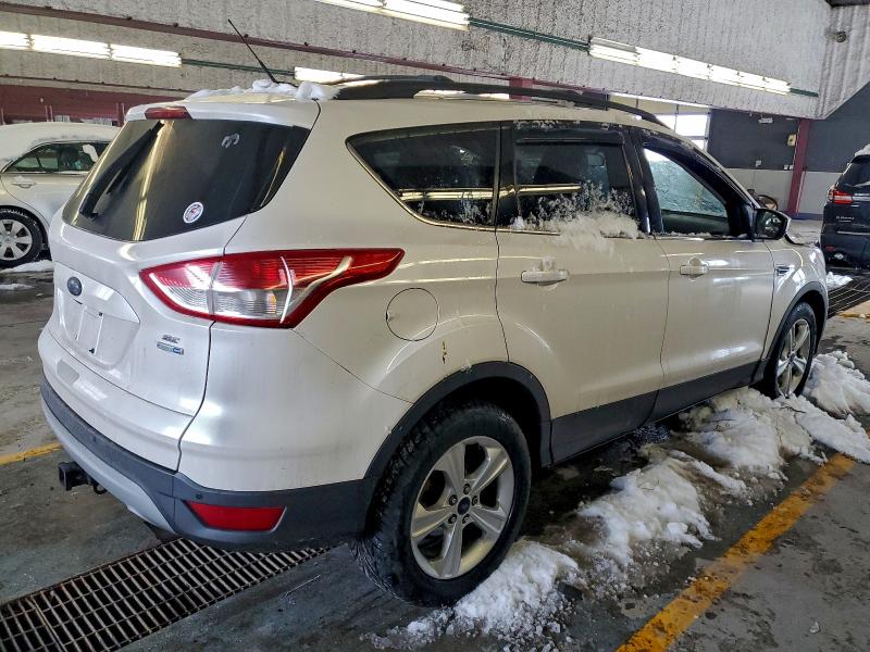Photo 3 from auction – 2014 FORD ESCAPE SE with VIN 1FMCU9G93EUC71060