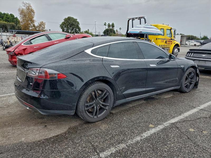 Photo 3 from auction – 2014 TESLA MODEL S with VIN 5YJSA1H13EFP36142