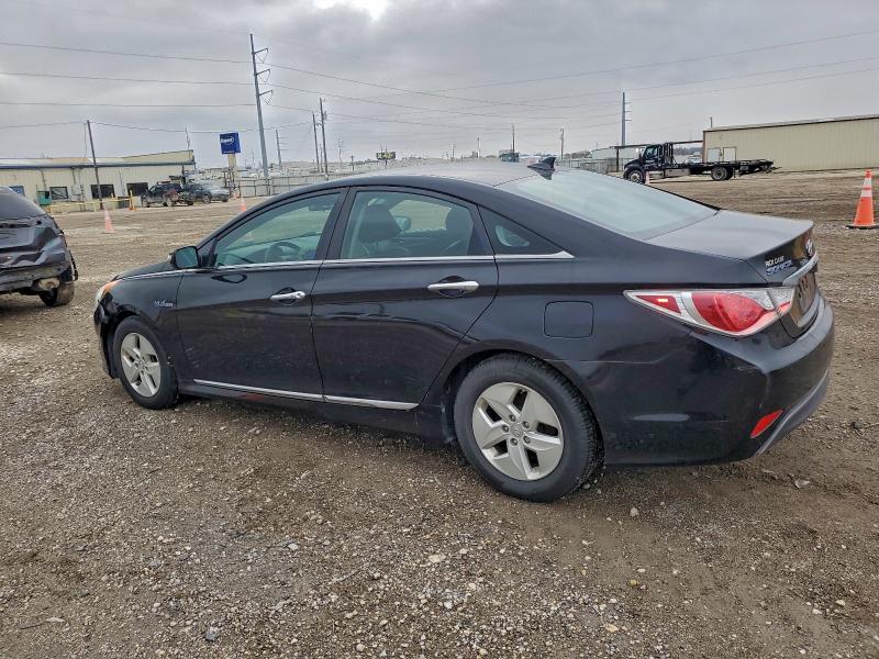 Photo 2 from auction – 2011 HYUNDAI SONATA HYB with VIN KMHEC4A49BA000576