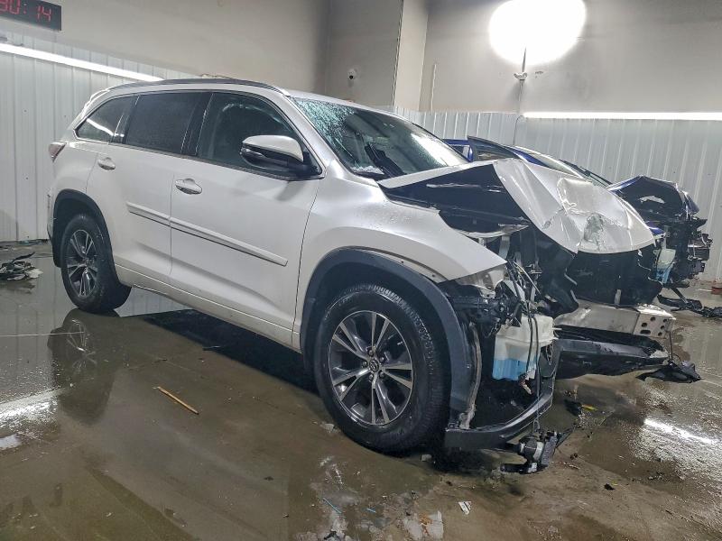 Photo 4 from auction – 2016 TOYOTA HIGHLANDER with VIN 5TDJKRFH7GS346859