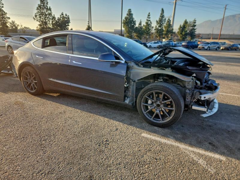 Photo 4 from auction – 2018 TESLA MODEL 3 with VIN 5YJ3E1EA9JF014049