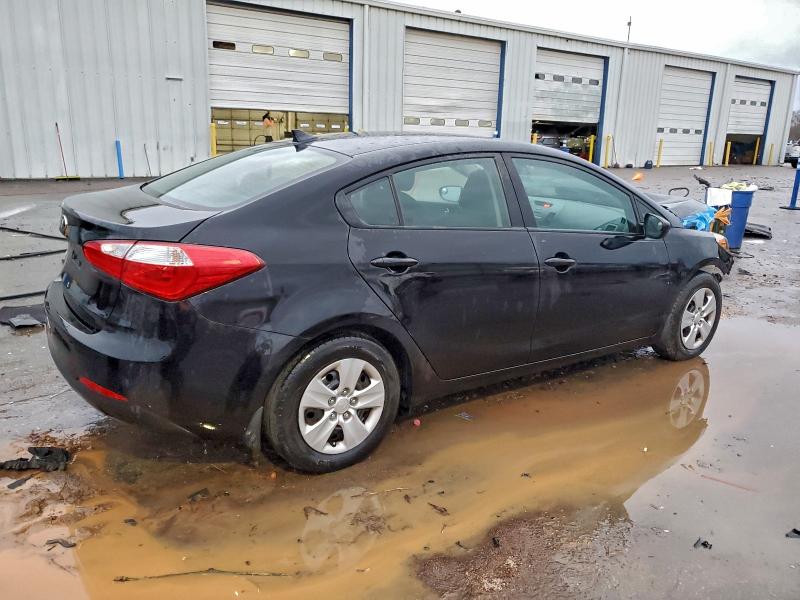 Photo 3 from auction – 2016 KIA FORTE LX with VIN KNAFK4A63G5617112