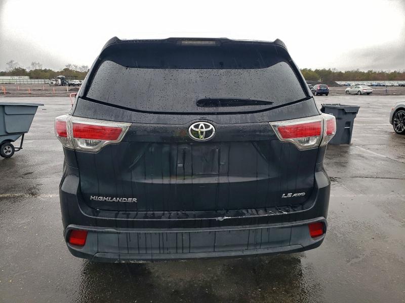 Photo 6 from auction – 2015 TOYOTA HIGHLANDER with VIN 5TDBKRFH9FS093093